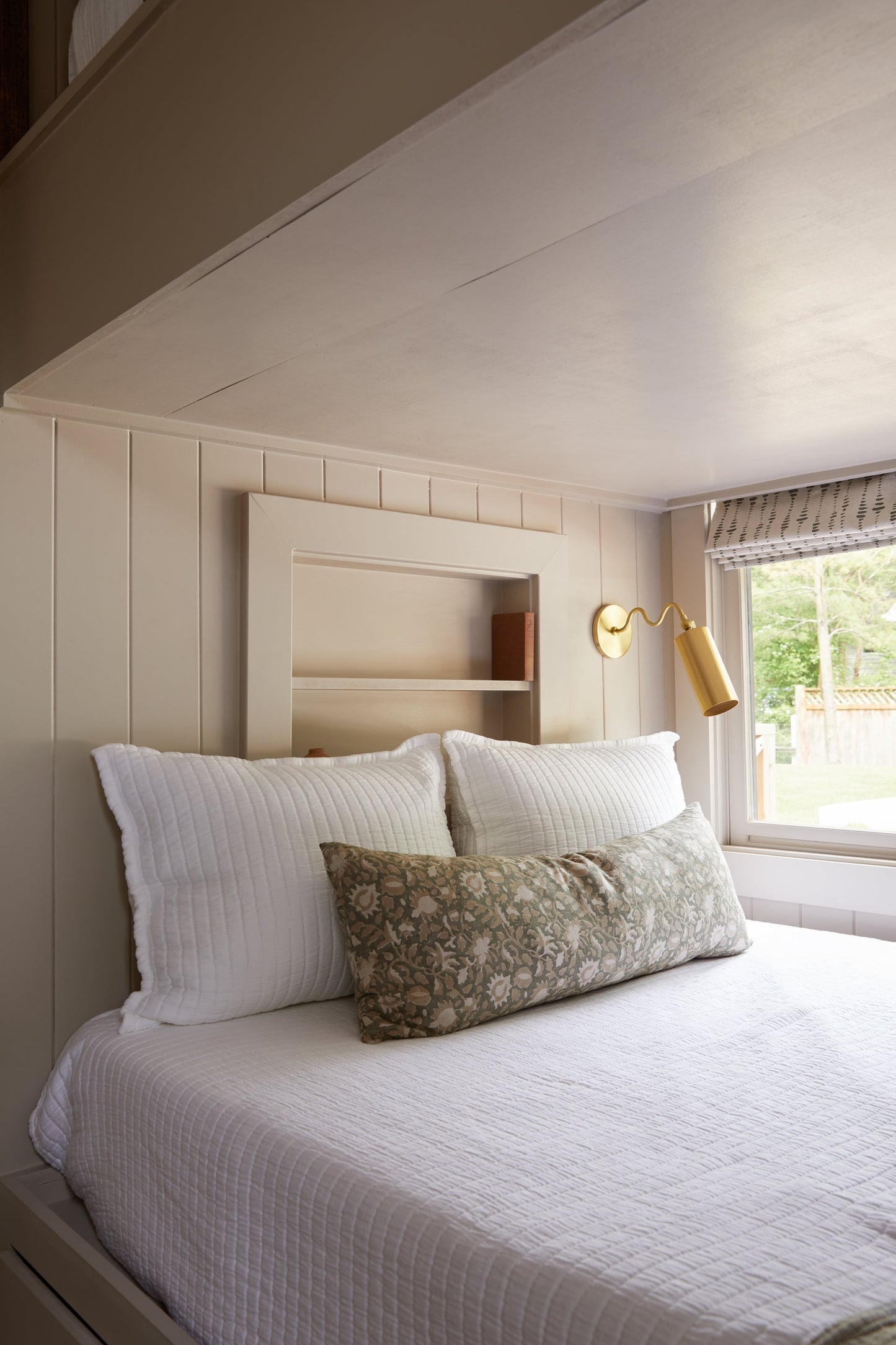 Bea Wall Lamp