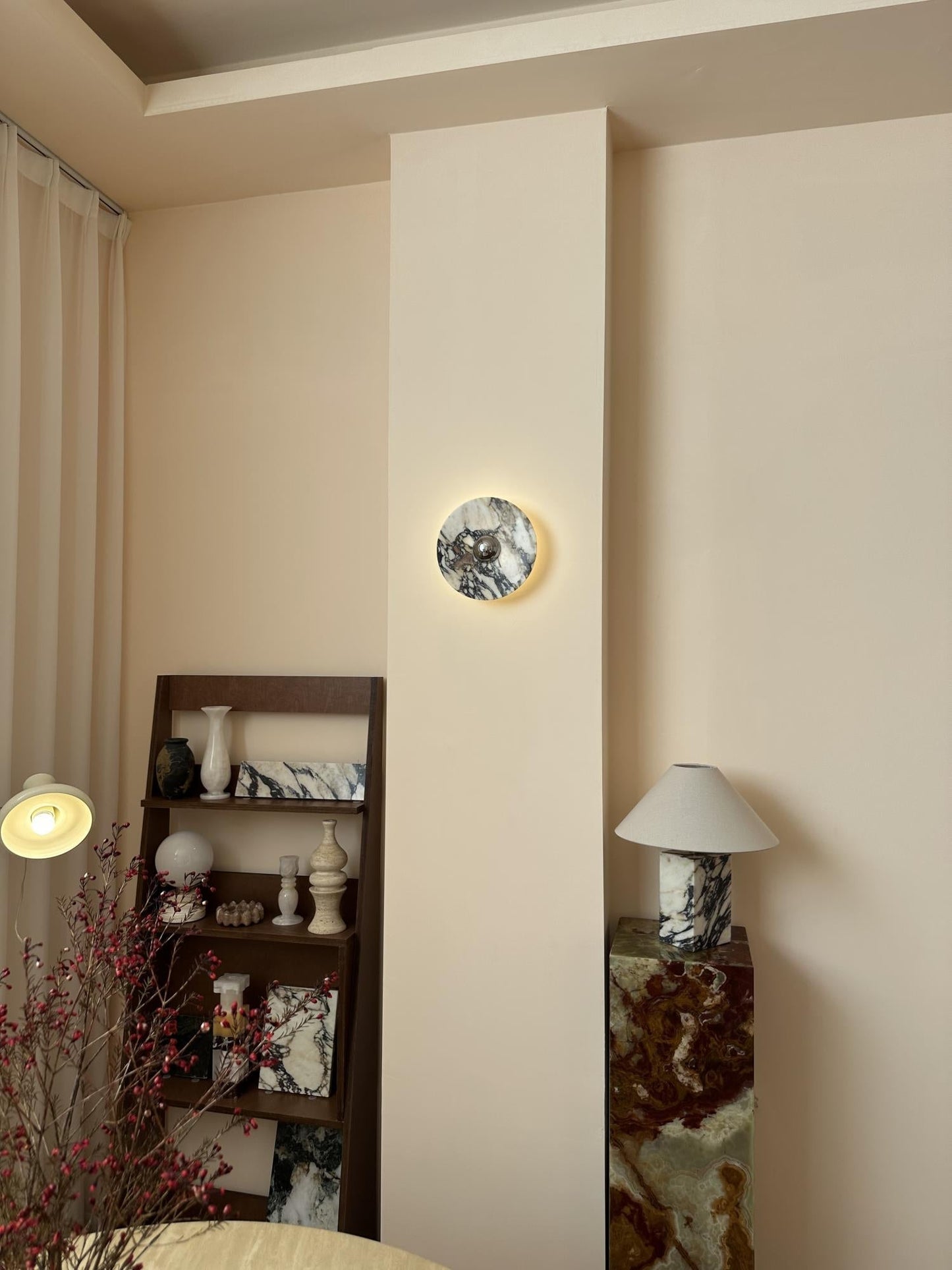 Calacatta Round Marble Sconce