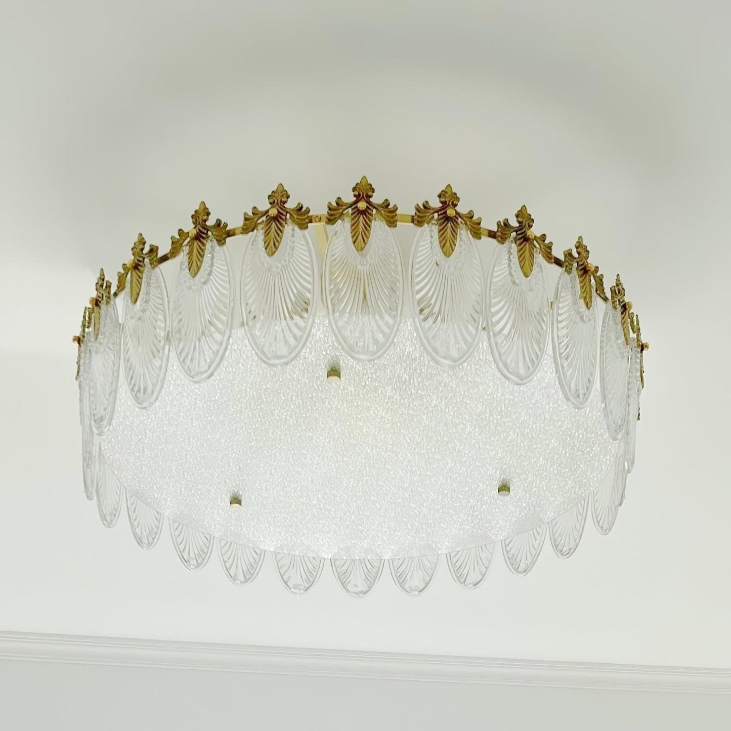 Decorative Pattern Glass Round Chandelier