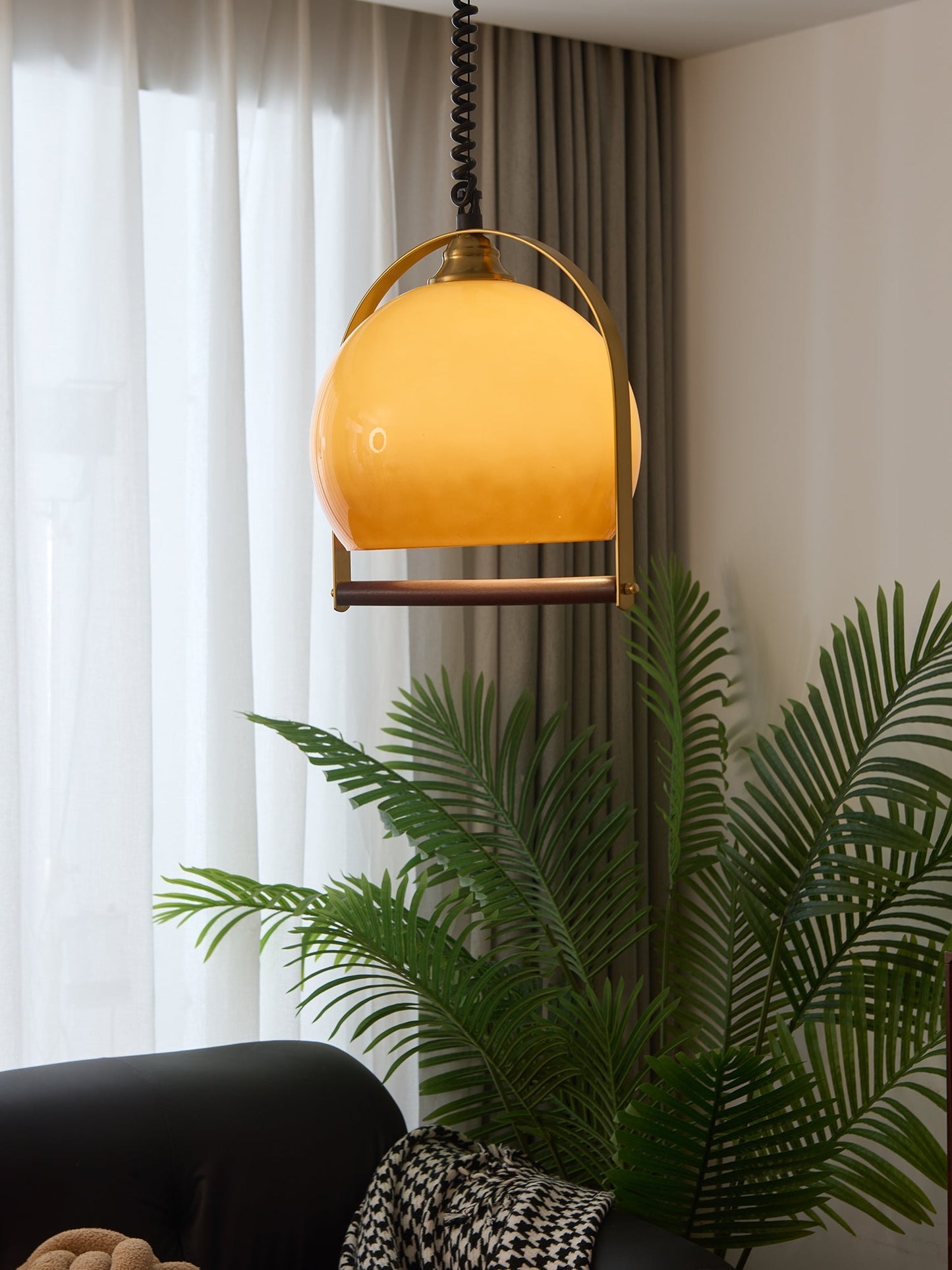 Halcyon Arch Pendant Light