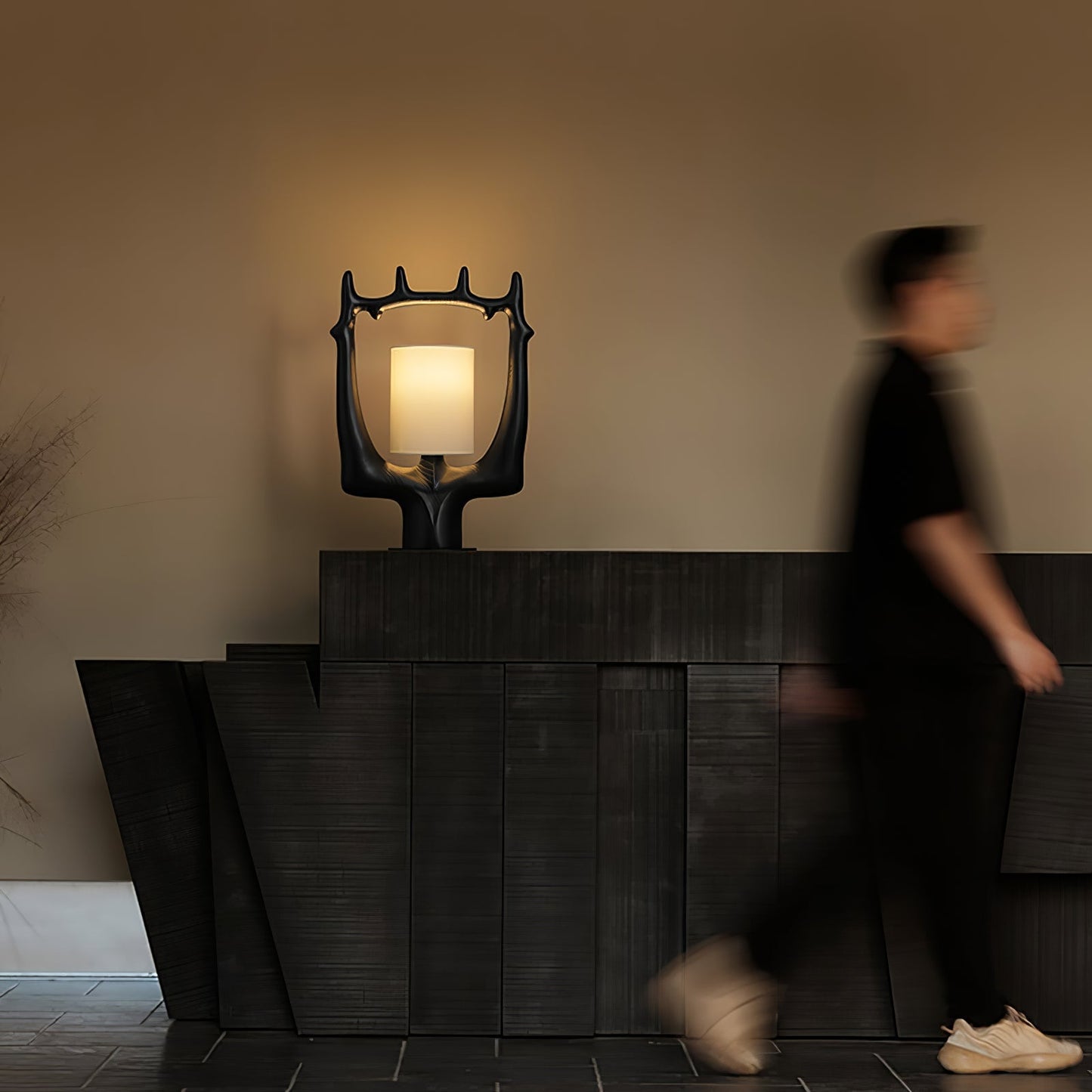 Antler Ring Table Lamp