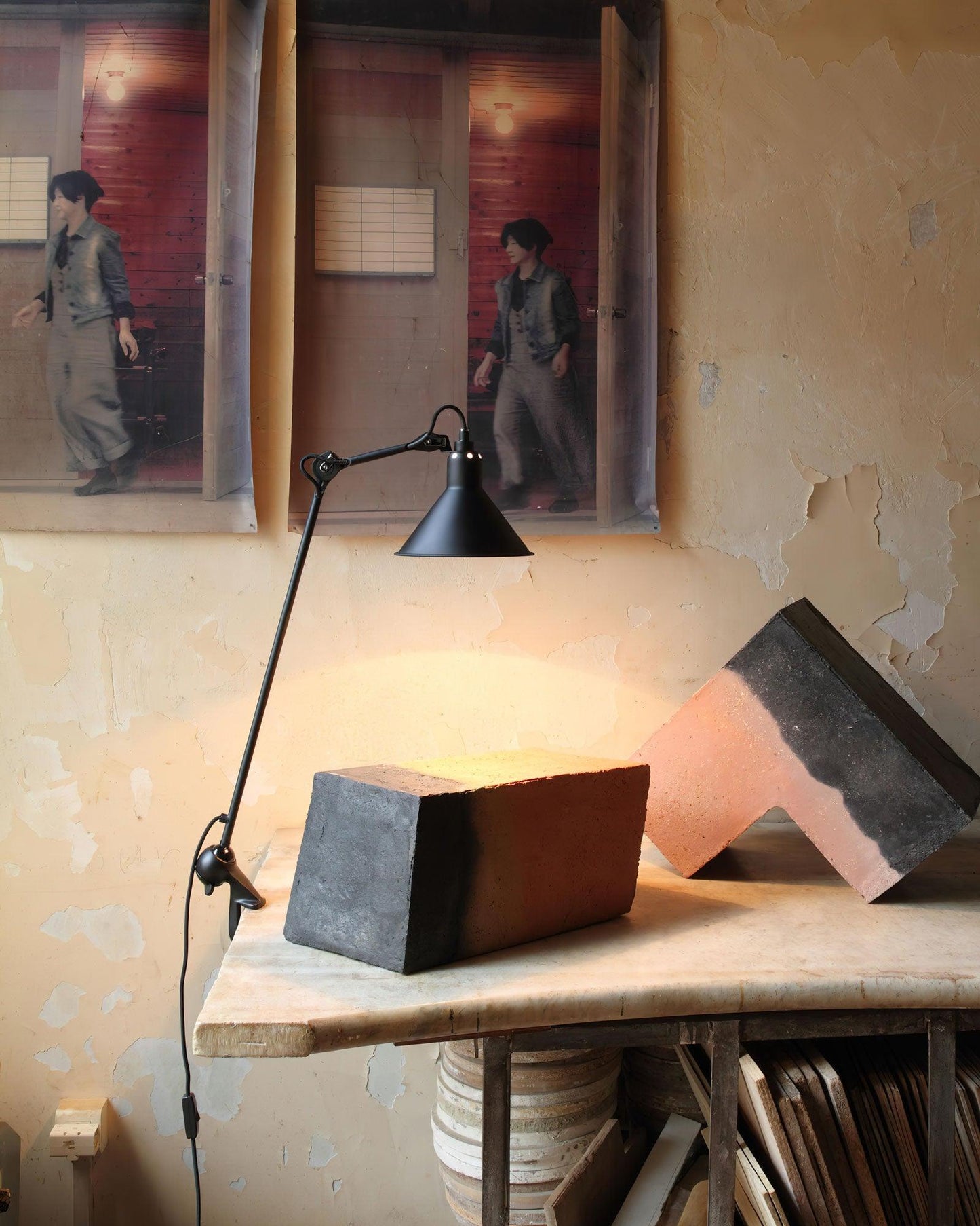 Clip-on Table Lamp 8.3″