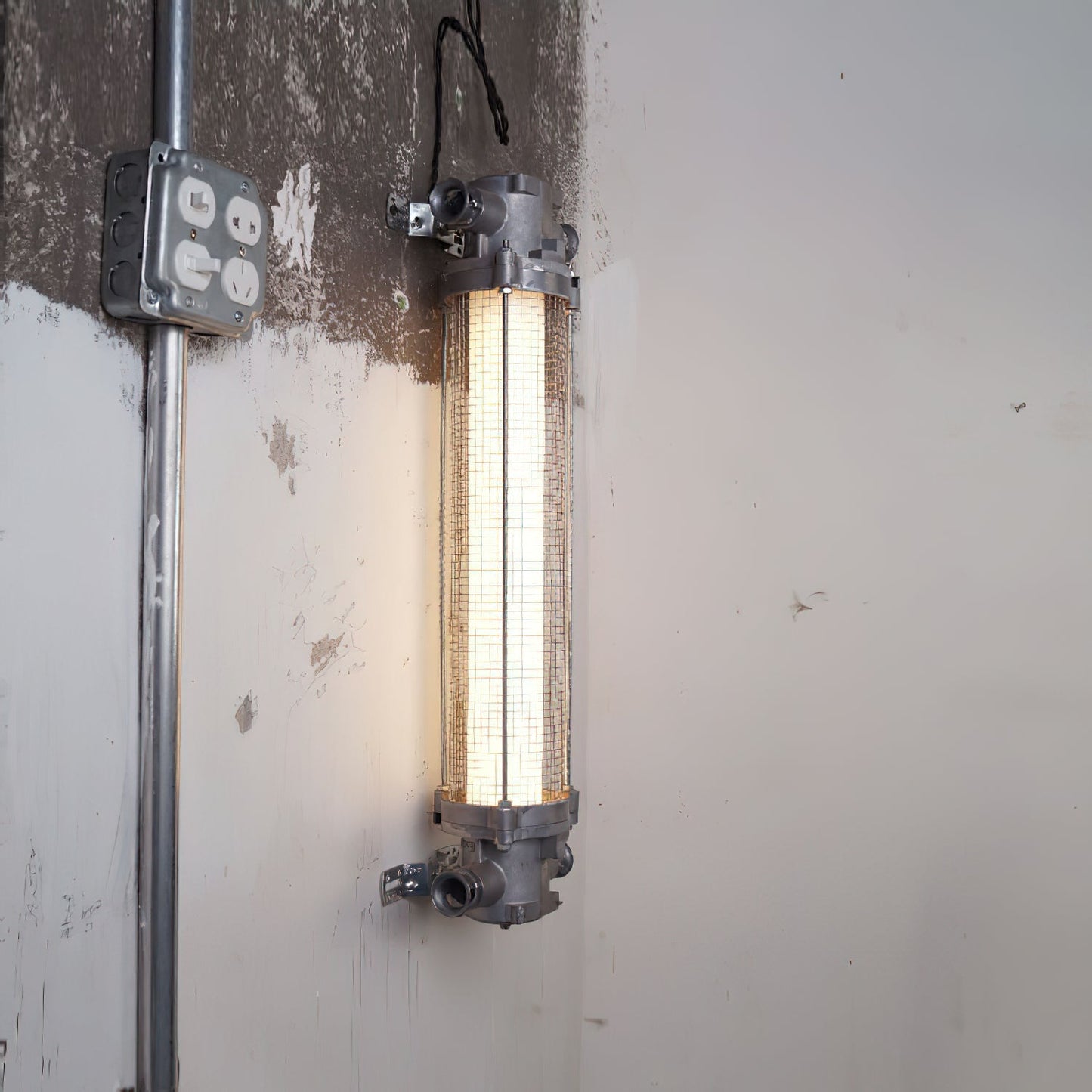 Pillar Offset Wall Lamp