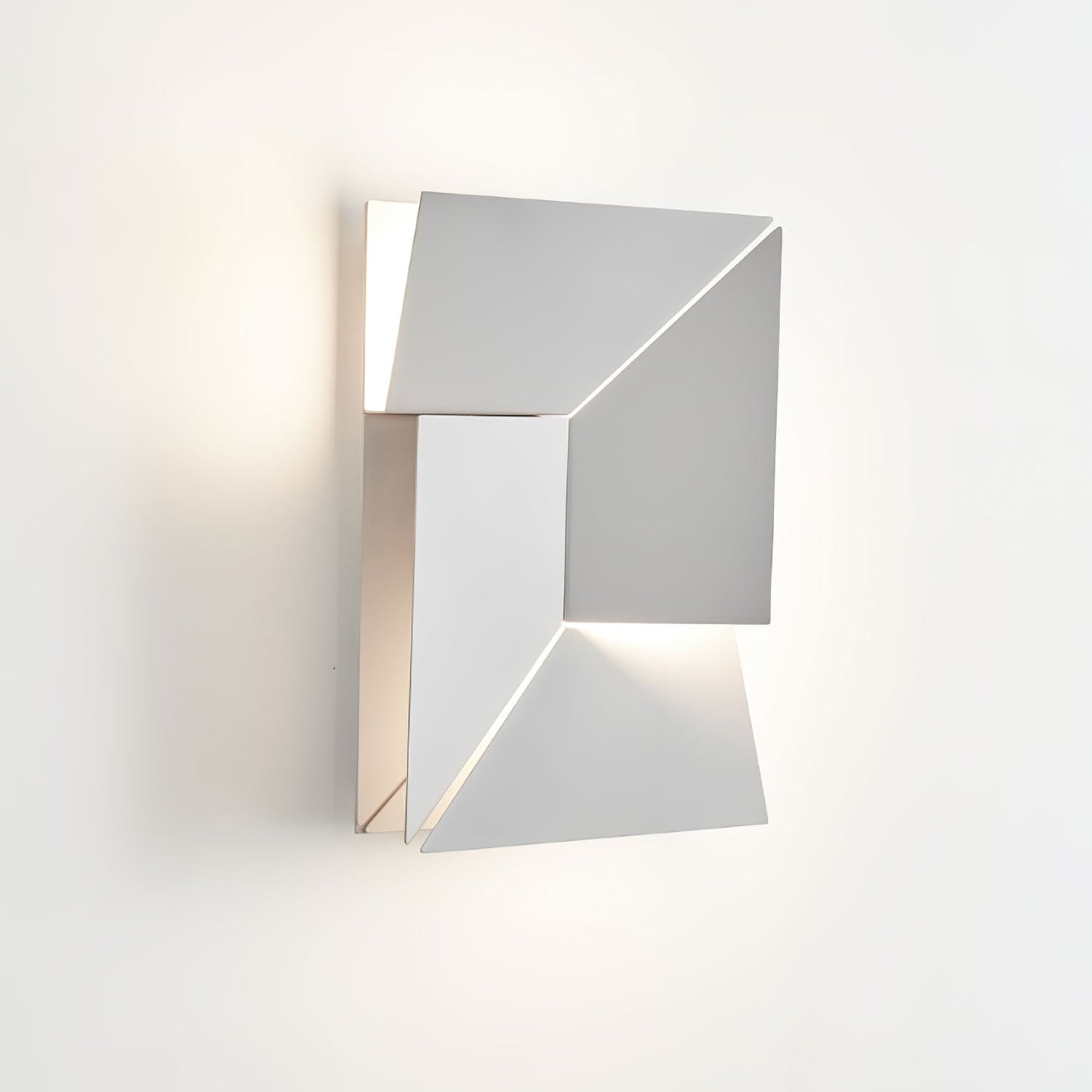 Shadows Grand Plug-in Sconce