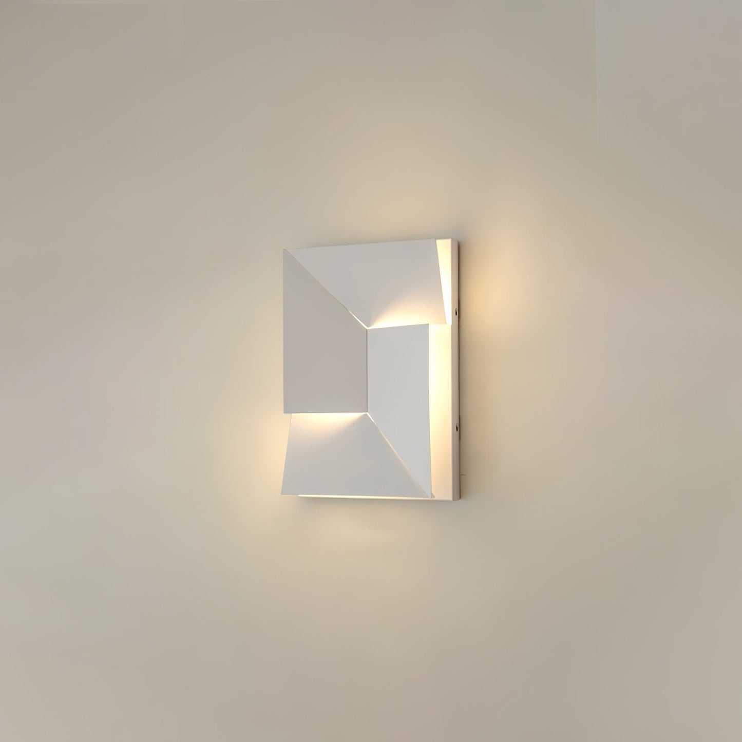 Shadows Grand Plug-in Sconce