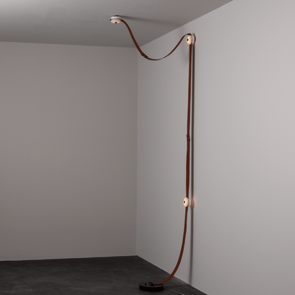 Snaps LED Floor-to-Ceiling Lamp